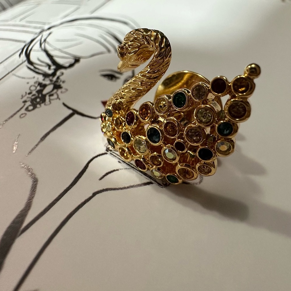 Vintage Gold-Tone Swan Brooch with Multicolour Rhinestones - Picture 4 of 9